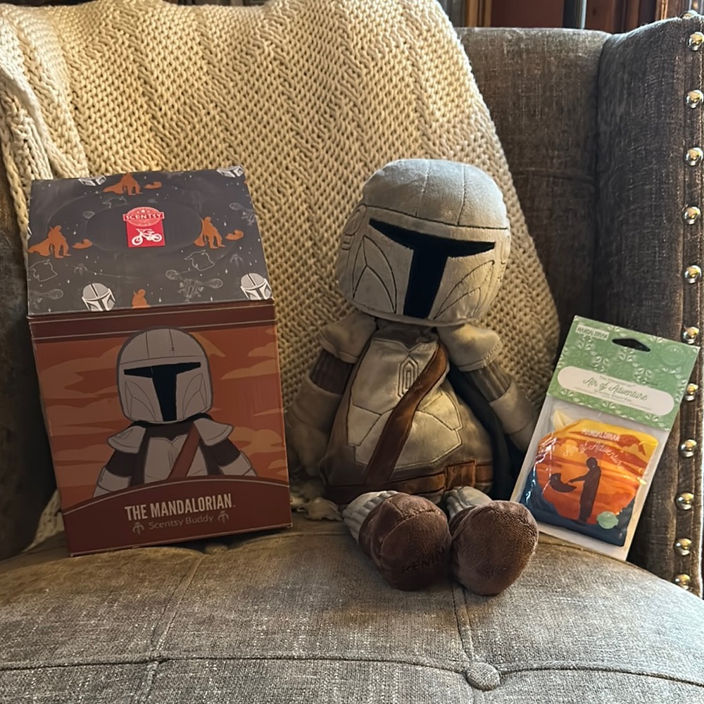 The Mandalorian Scentsy Buddy with scent pack